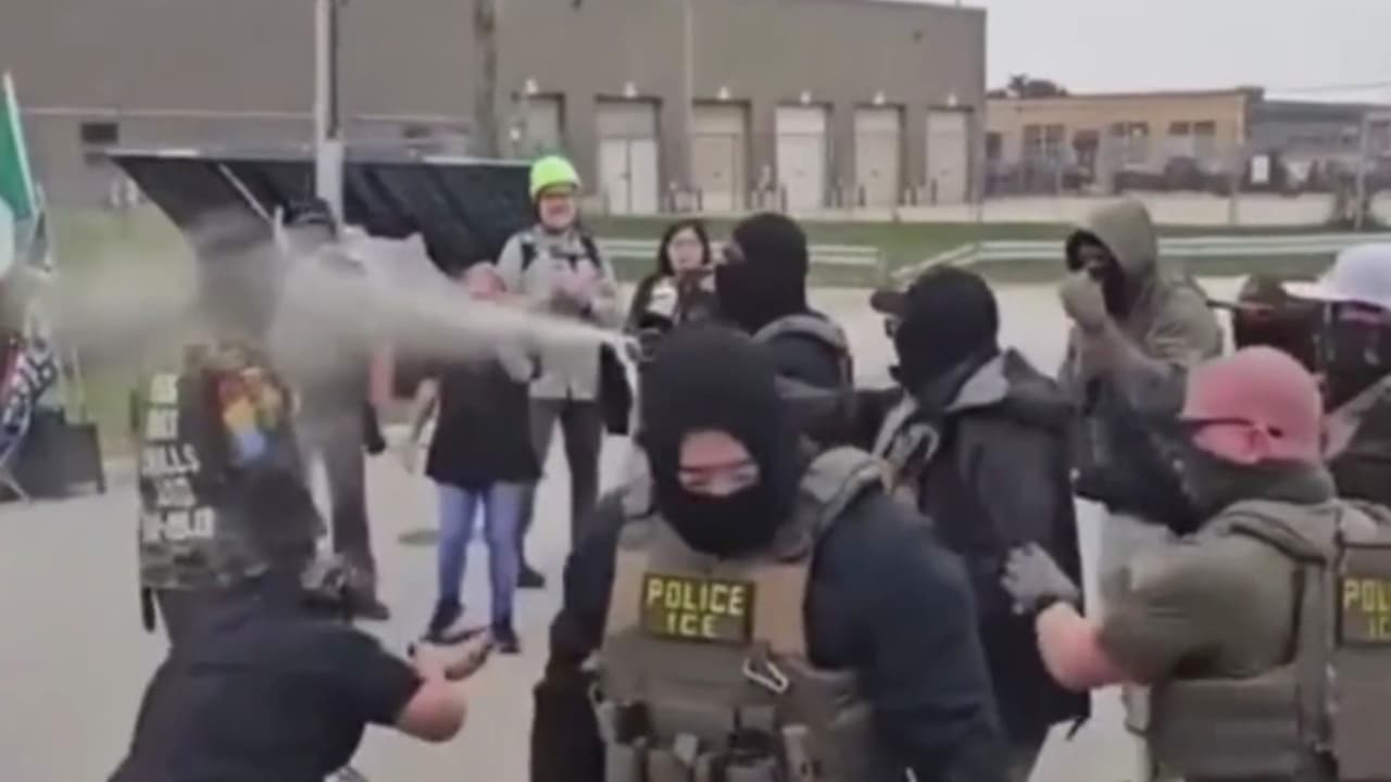 Manifestantes denuncian uso excesivo de fuerza por agentes federales en Broadview
