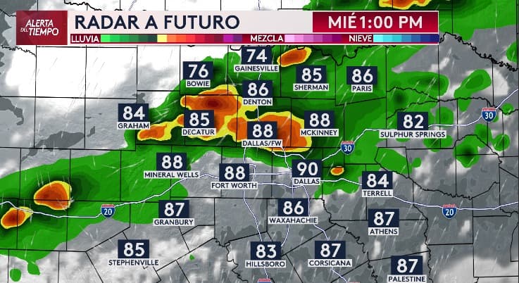 A la 1 de la tarde, se prevé 
<b>la posibilidad de lluvias moderadas a intensas al norte del Metroplex, que incluye el Aeropuerto Internacional de Dallas – Fort Worth</b>, así como en áreas como Decatur.
