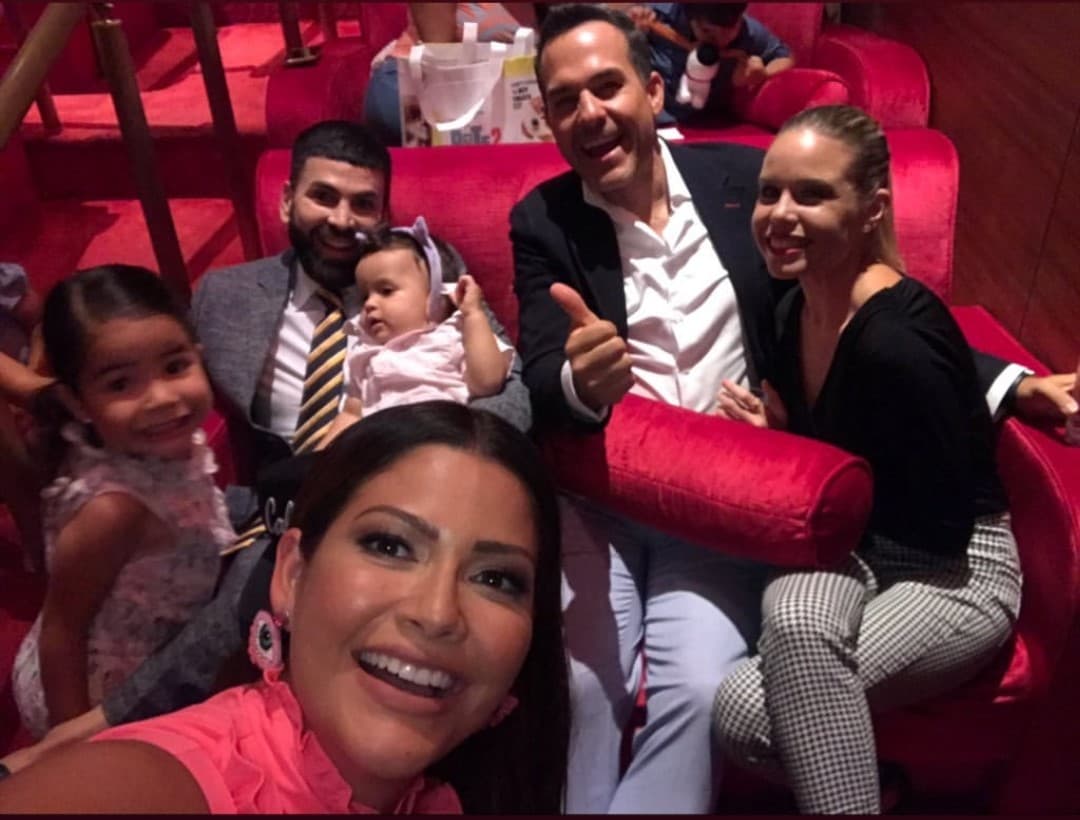 Risas, fotos y una simpática historia de mascotas fueron parte de la noche.
<br>