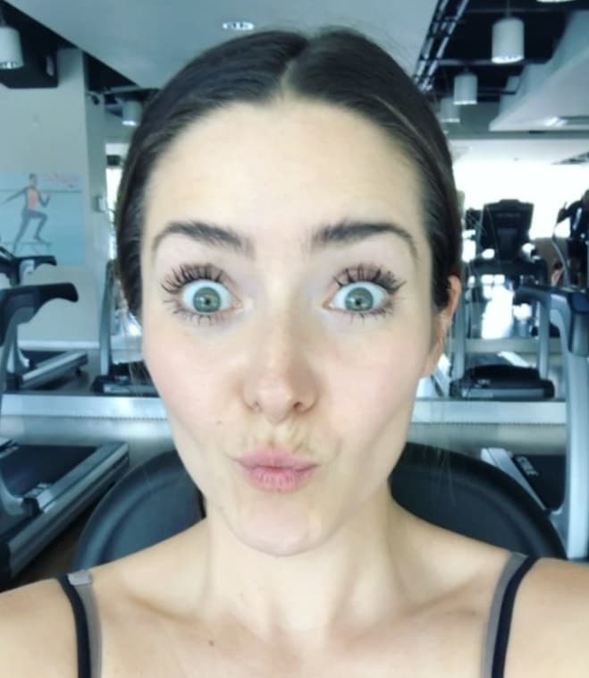 La actriz mexicana 
<b><a href="https://www.univision.com/famosos/tenias-que-ser-tu-es-la-ultima-vez-que-viste-a-ariadne-diaz-en-una-telenovela-la-actriz-se-retira-definitivamente-fotos">Ariadne Díaz ha puesto en pausa su carrera artística</a></b> pero se mantiene en constante comunicación con sus seguidores a través de las redes sociales.