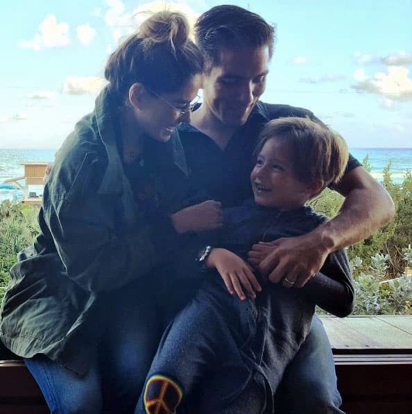 ¡Preciosa familia! Sin duda los mejores momentos del día de Galilea son con sus dos amores.