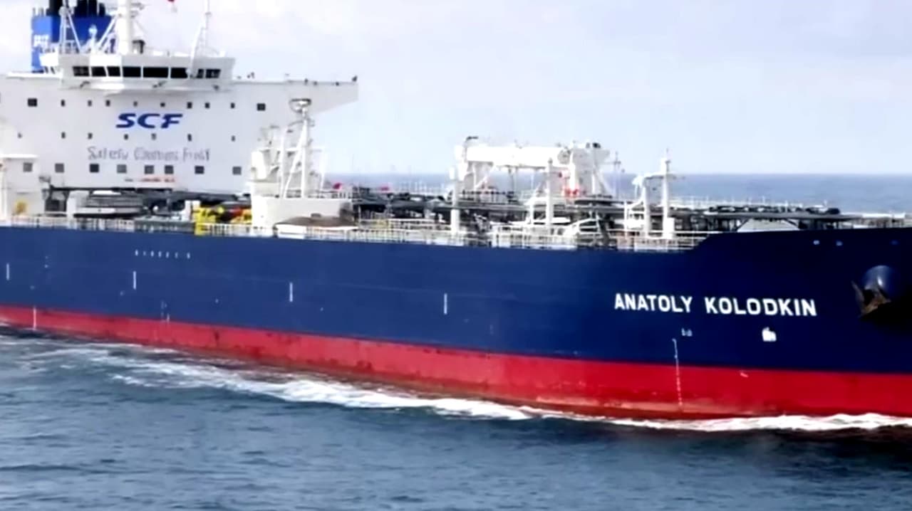 Barco petrolero ruso se dirige al puerto de Matanzas
