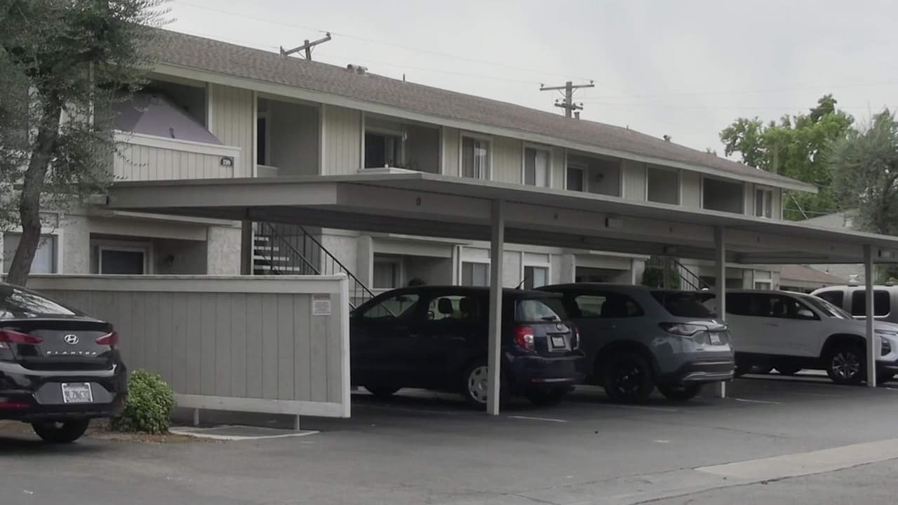 Arrestan a mujer acusada de matar a su madre dentro de un apartamento en Merced