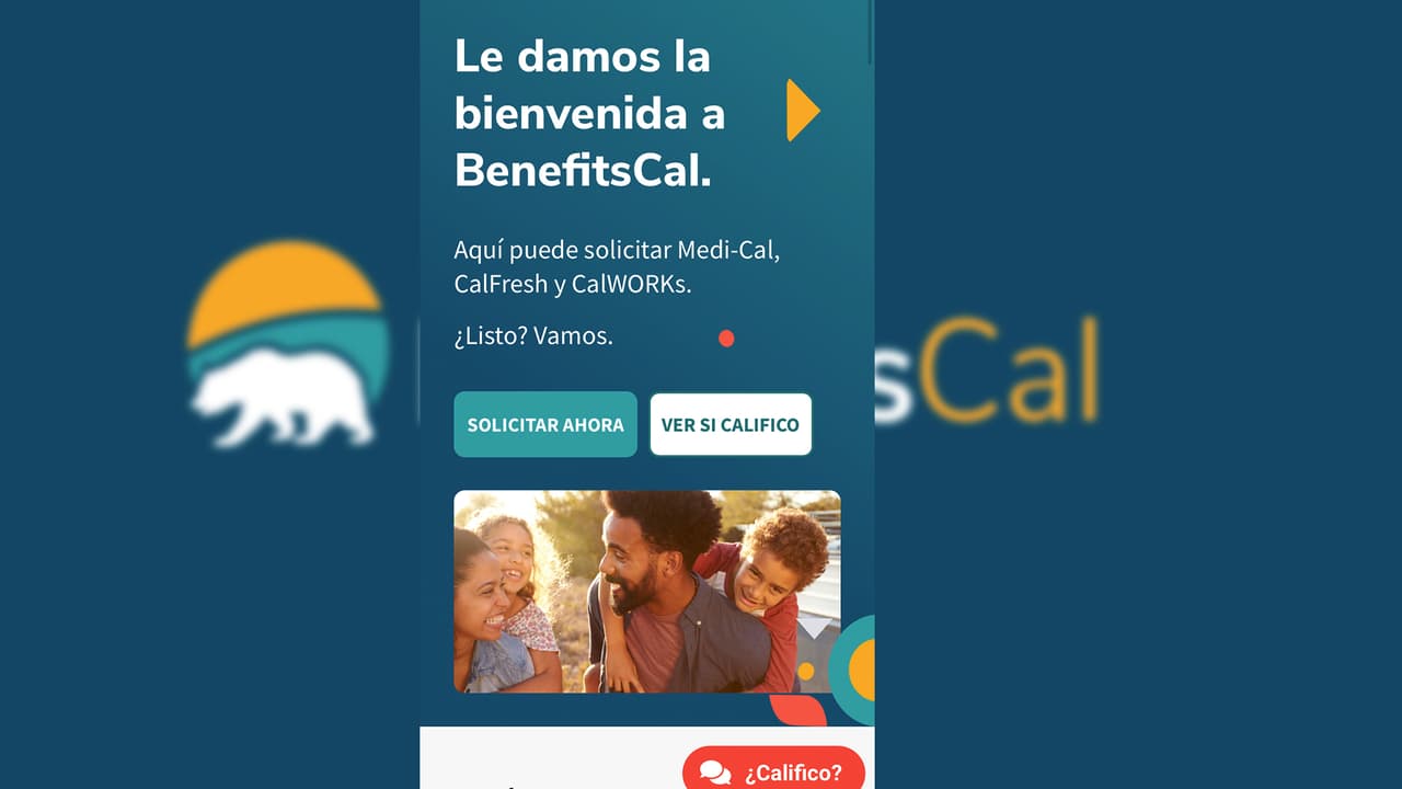 Al ingresar al sitio web 
<b><a href="https://benefitscal.com/" target="_blank">benefitscal.com,</a></b> encontrarás una bienevenida como esta. Si abres la página en un laptop o computadora vas a ver opciones tales: Solicitar ahora, Programas, otras opciones.