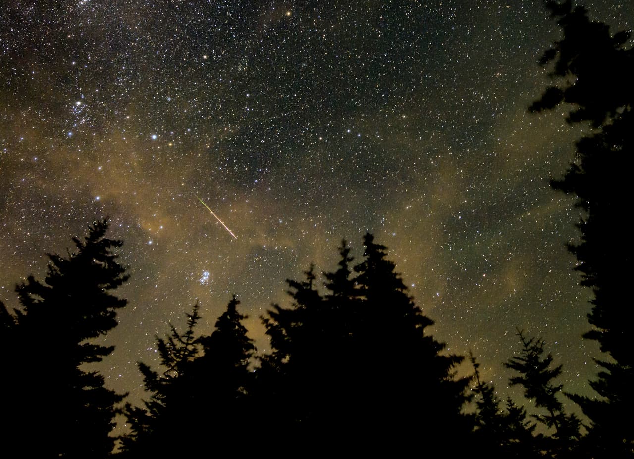 No es necesario usar telescopio, ya que las Perseidas son muy rápidas, y tendrás hasta el 24 de agosto para observarlas.