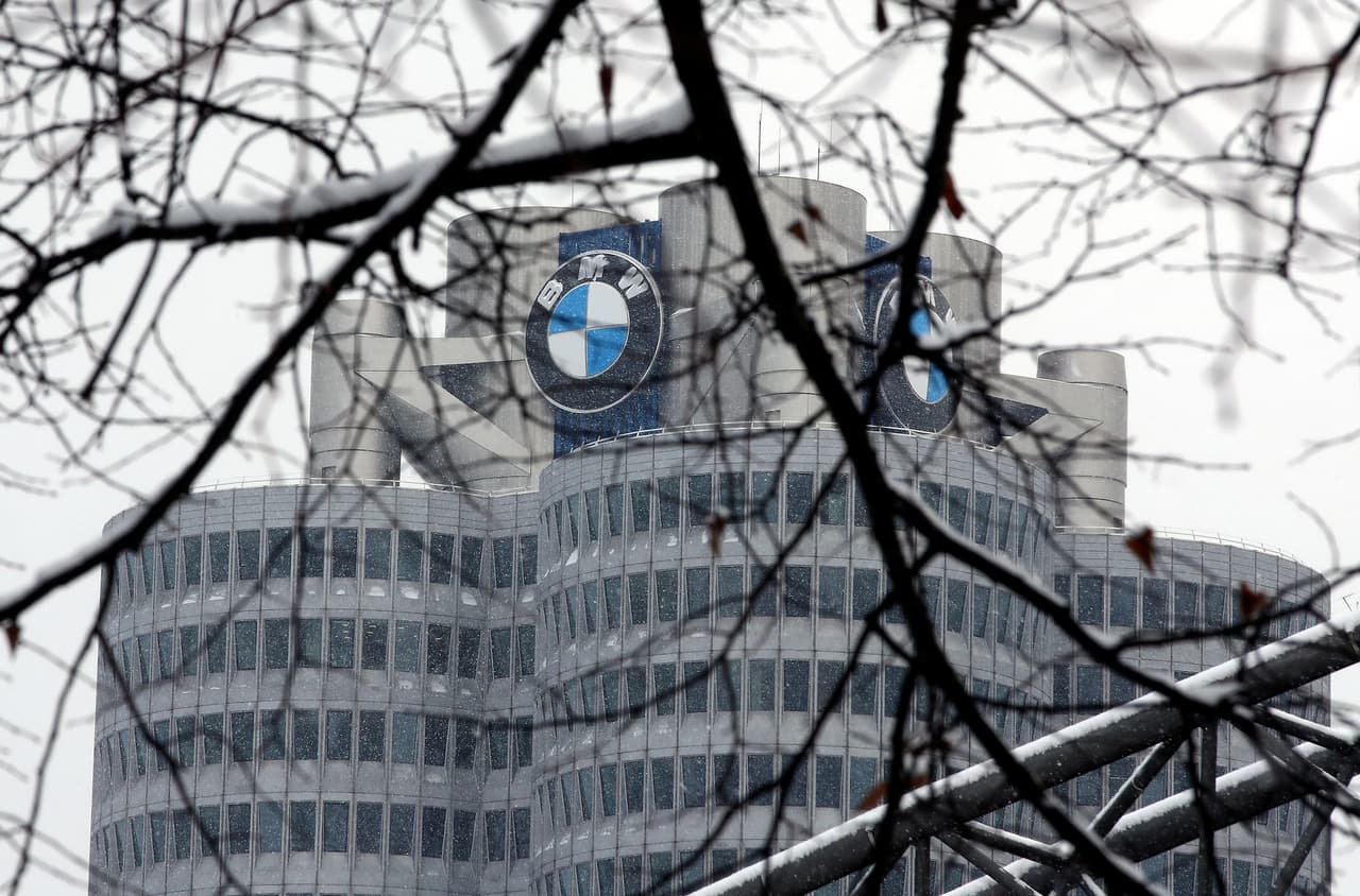 La última automotriz en entrar en la mira de Trump fue la alemana BMW. El empresario le adelantó que pagará su prometido arancel fronterizo si fabrica la Serie 3 de sus autos en San Luis Potosí, México, y posteriormente los ingresa al mercado estadounidense. (Foto de Getty Images)