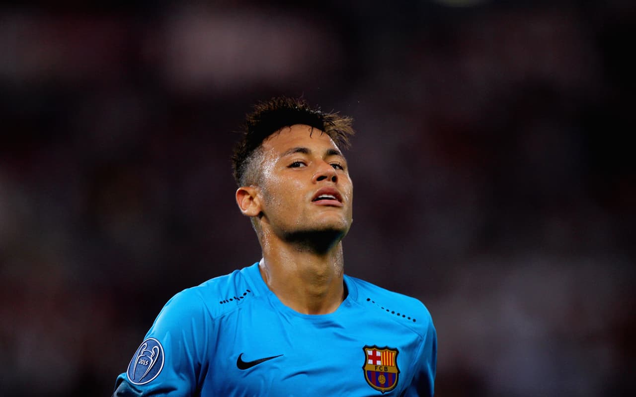 Embargan bienes de Neymar por supuesta evasión de impuestos en su fichaje con el Barça