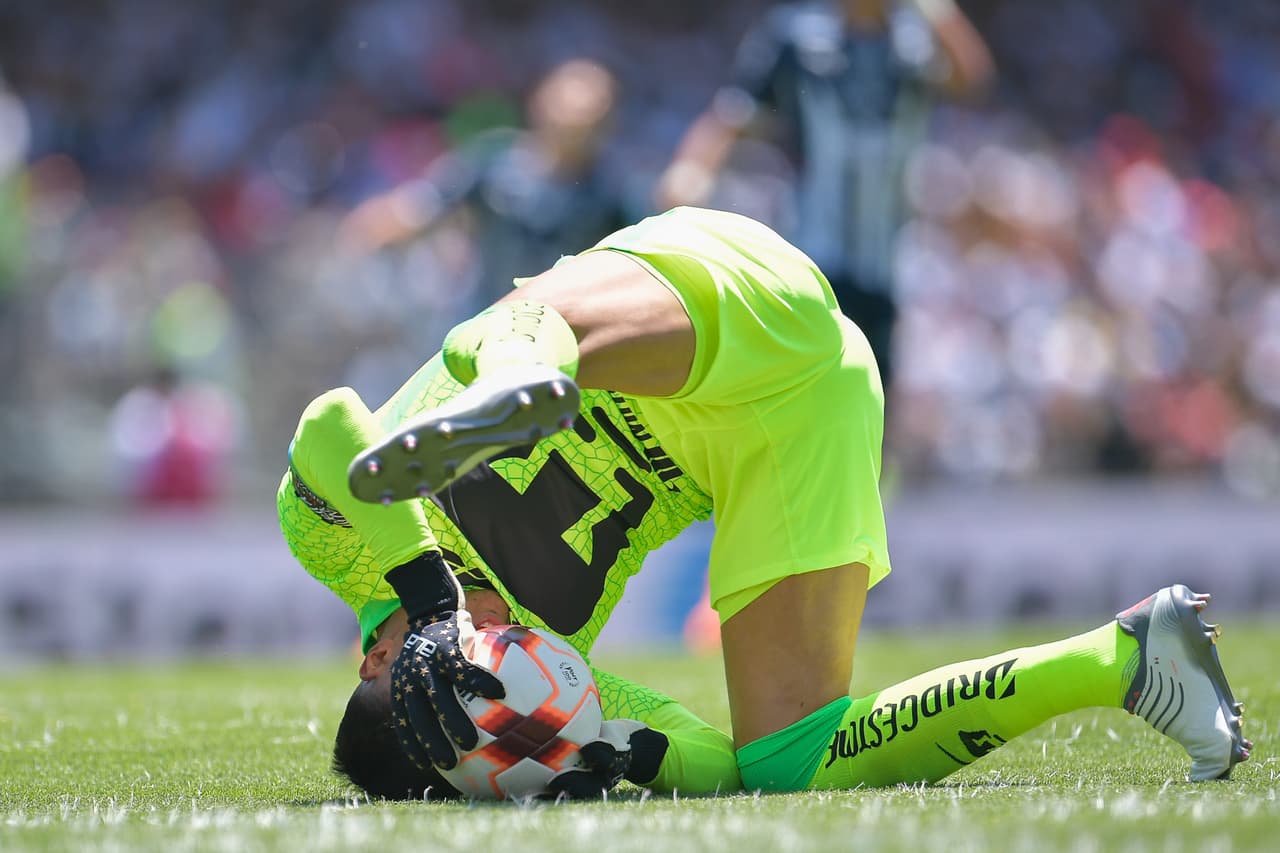 A pesar de haber jugado con 10 futbolistas la mayor parte del juego por la expulsión de Juan Ignacio Dinenno, los Pumas lograron una vital victoria ante Rayados.
