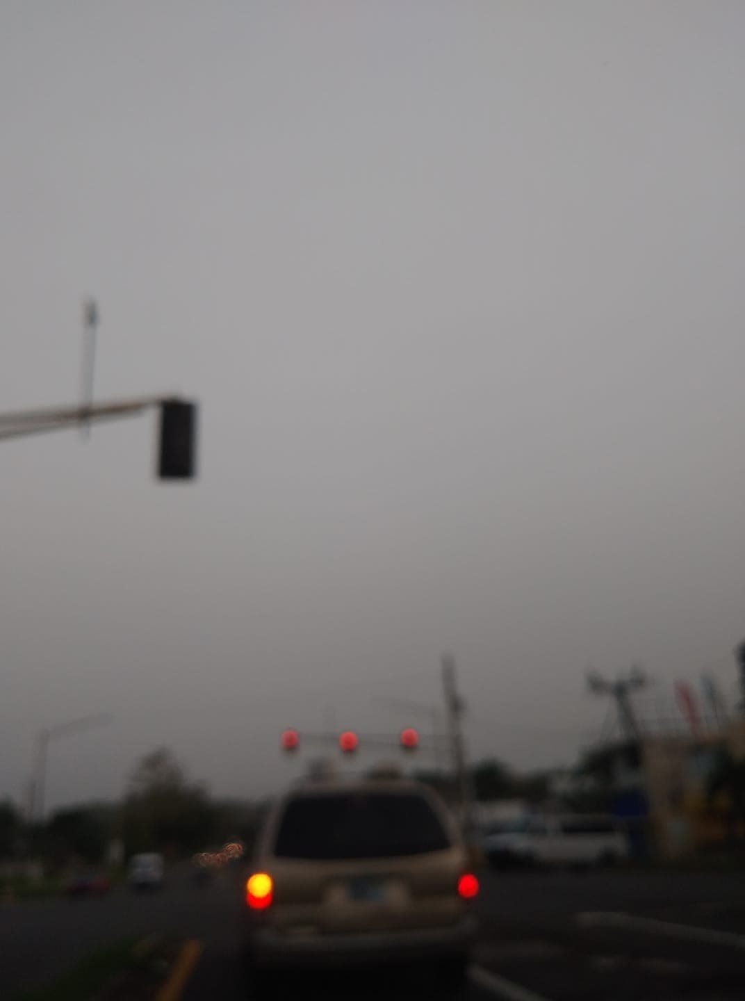 Así se encuentra la carretera número 2 de Mayagüez.