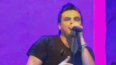 Muy entrado en 'Mi amor por ella'.