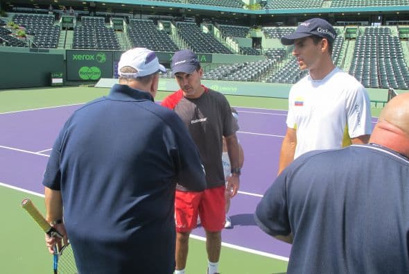 A jugar tenis con El Gordo y La Flaca