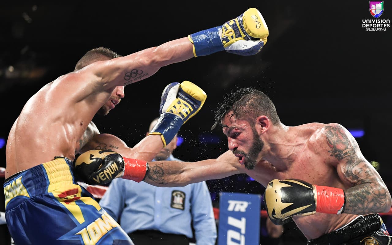 Jorge Linares y Vasyl Lomachenko brindaron la pelea del primer semestre del 2018 en el Madison Square Garden. El venezolano mandó al ucraniano a la lona en el sexto round, pero éste se levantó para terminar la contienda en el décimo asalto con un fulminante gancho al hígado. De esta forma, Lomachenko se convirtió en el campeón mundial ligero de la AMB y obtuvo se tercer título en tres categorías de peso diferentes (pluma, superpluma y ligero).