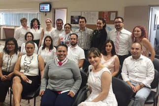 Empleados locales del Consulado de México en Los Angeles, California. (Foto de @JuanSinMiedos13).