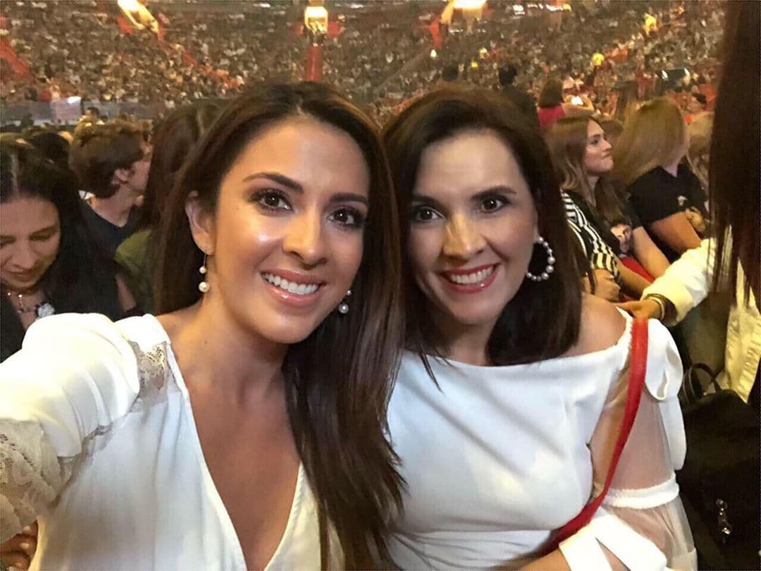En una cita madre e hija, Maity y la señora Hena disfrutaron de la voz del cantante Chayanne, ya que pudieron asistir juntas a este concierto dedicado a las mamás.