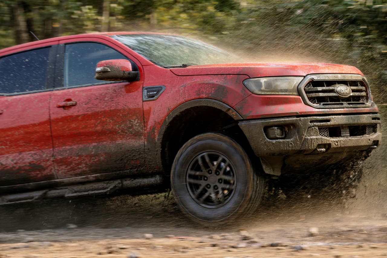 Su ángulo de entrada ahora es de 30.9 grados, un aumento de 2.2 grados comparado a la SuperCrew 4x4 básica; su ventral es de 25.5 grados, es decir, 0.1 grados más; y su ángulo de salida es de 24.2 grados, lo que representa 2.7 grados más que la Ranger convencional.