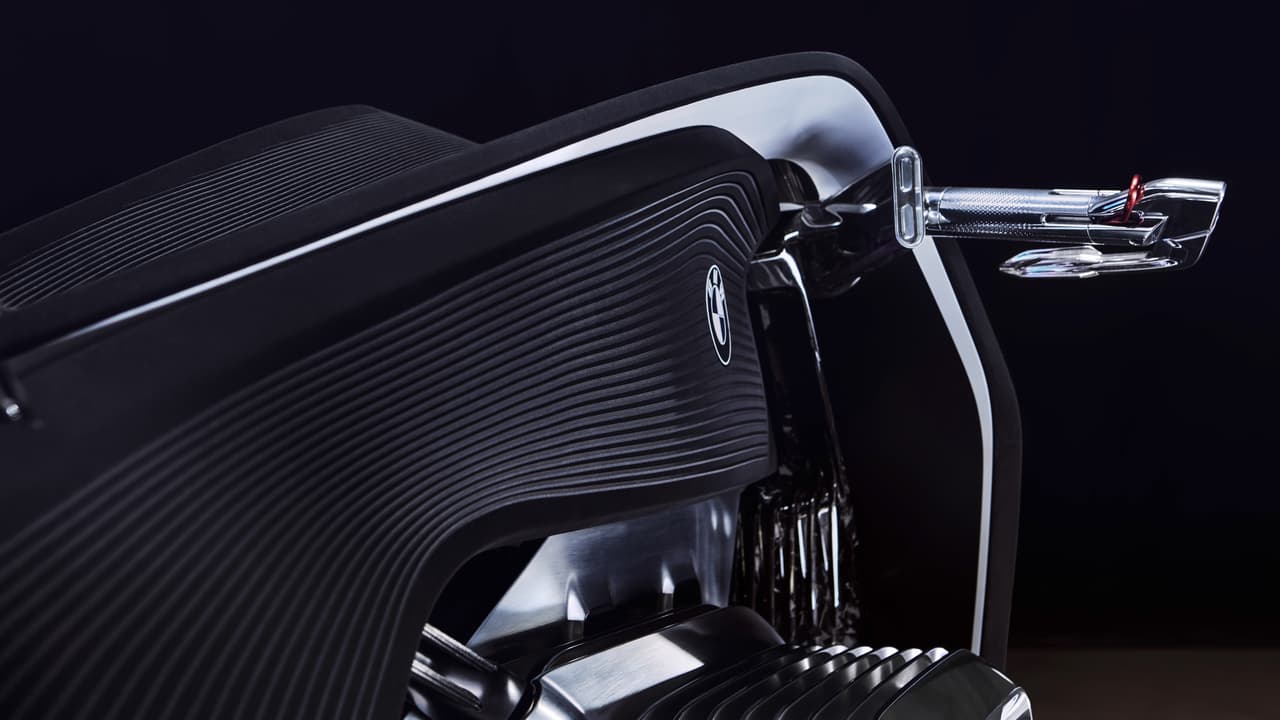 La ventaja de esta idea es que desaparecen las coyunturas y rodajes que tradicionalmente componen los sistemas de dirección.