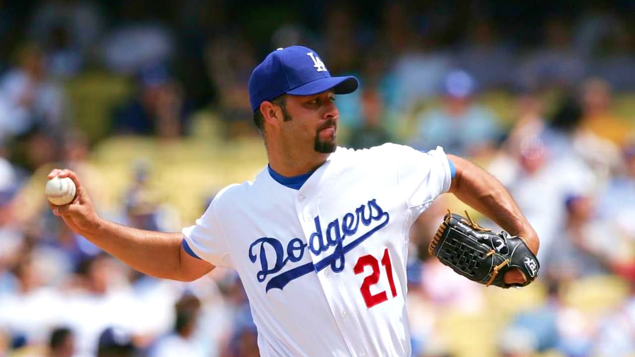 Juez reduce fianza al expelotero mexicano Esteban Loaiza