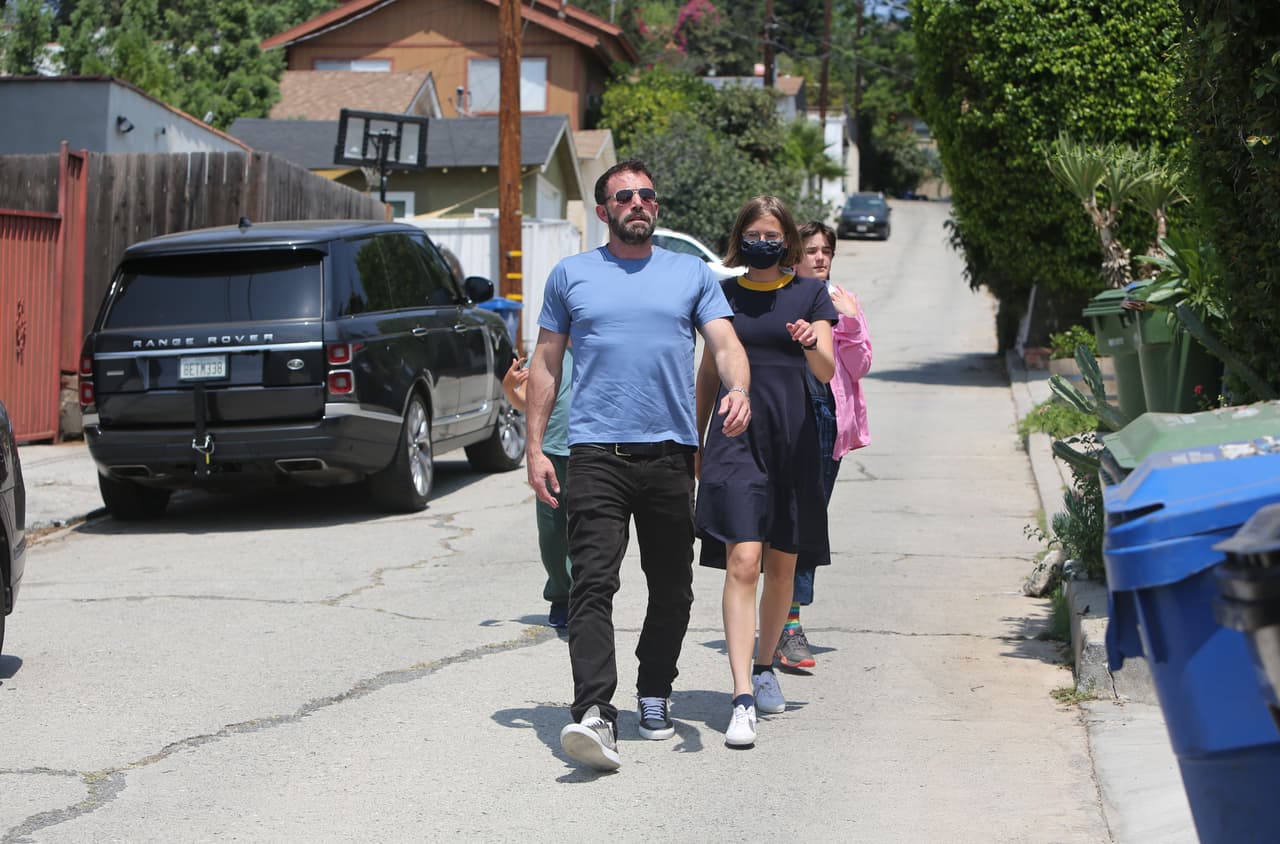 Pero en su cumpleaños, decidió estar junto a sus tres hijos: Violet (15 años), Seraphina (12) y Samuel (9). 
<br>