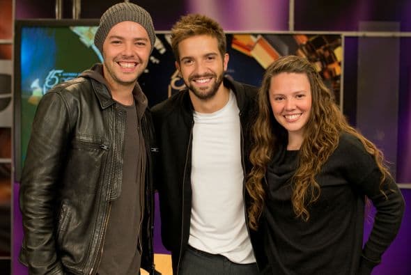 Joy estaba acompañada de dos papacitos, ¡qué envidia! Jesse y Pablo dejan a las mujeres con la boca abierta