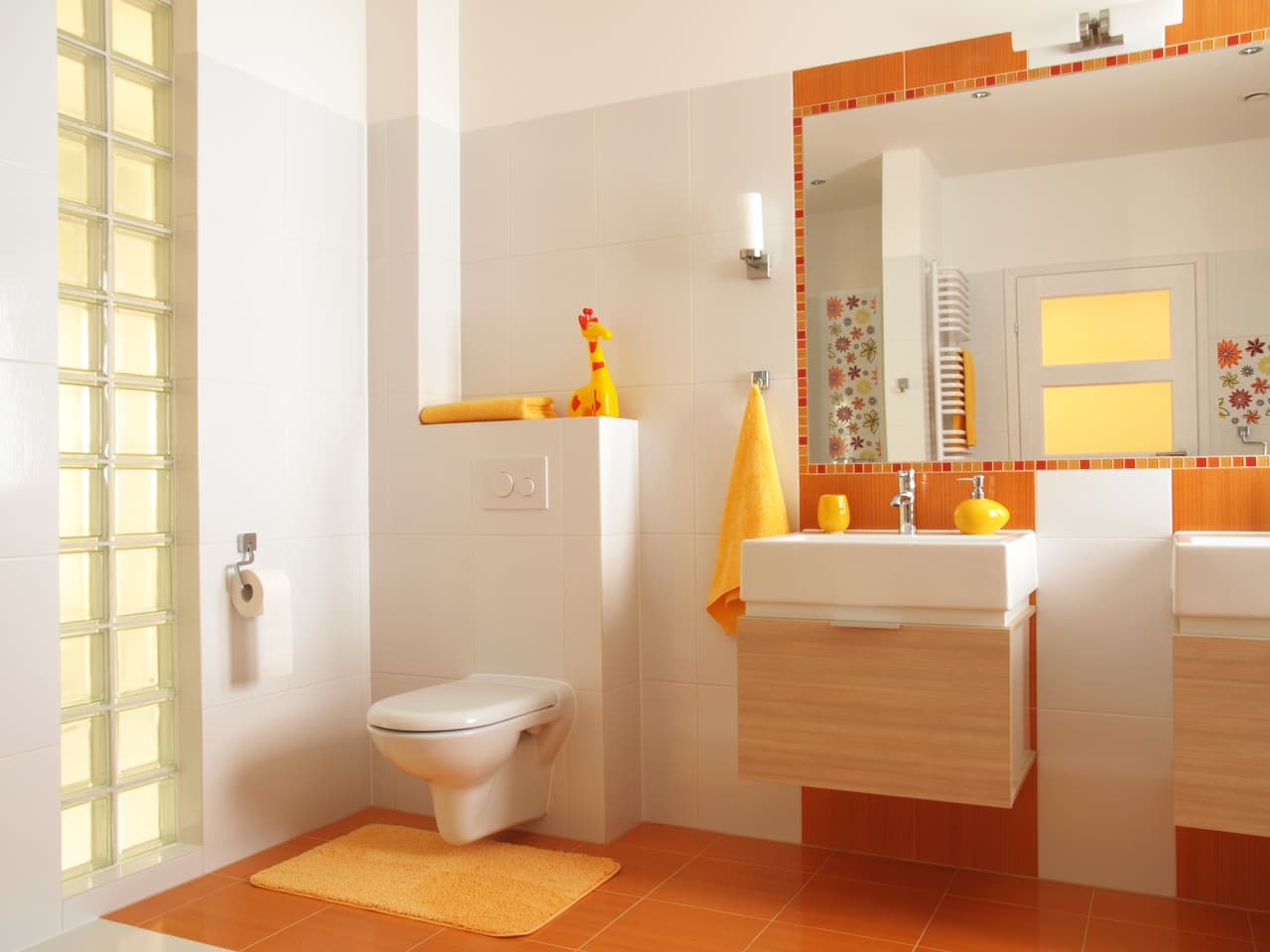 El cuarto de baño es mucho más que el lugar destinado a la higiene personal. Es un espacio de tu hogar que también debe estar pensado para ser agradable y funcional, en el que el orden y el buen uso del espacio es especialmente importante. 
<br>