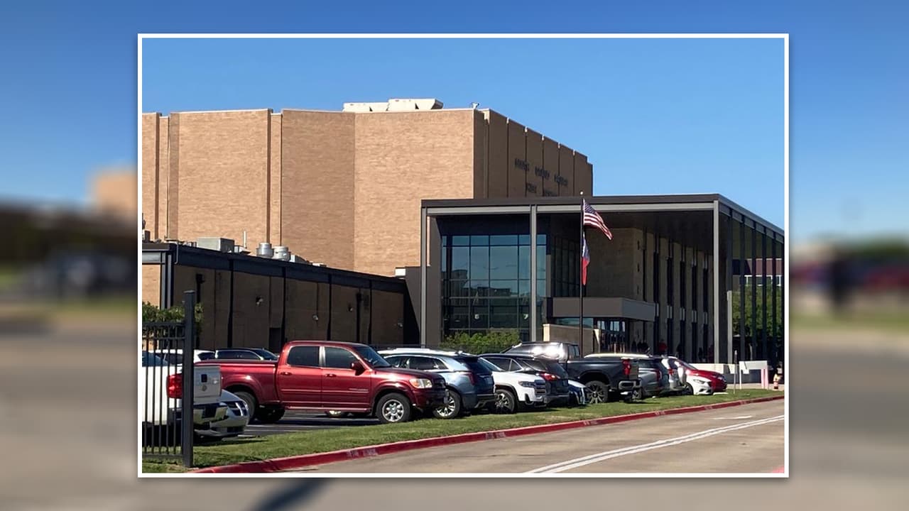 Falsa alarma: Estudiantes regresan a clases después de una amenaza en una escuela de Grand Prairie 