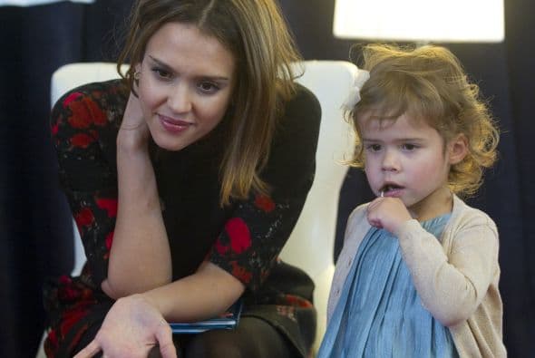 "Estoy a favor de cualquier programa de alfabetización", dijo Alba, que llegó con su hija Honor Marie.