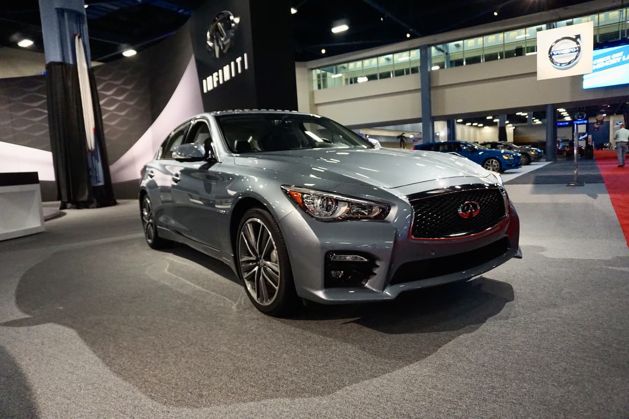 Infiniti mostró su Q50 Hybrid 2016