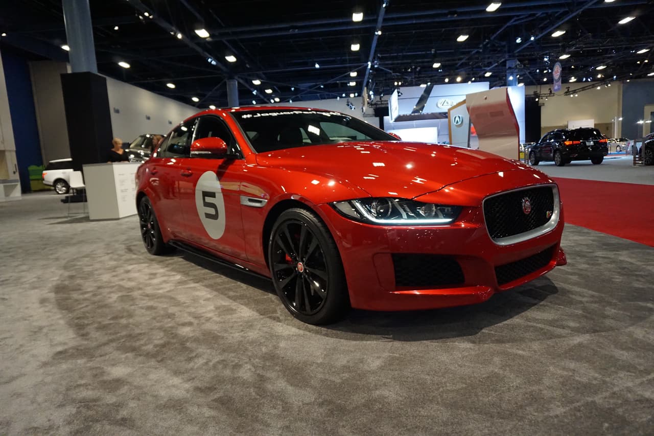 El primer Jaguar XE 2016 hace su debut mayamero
