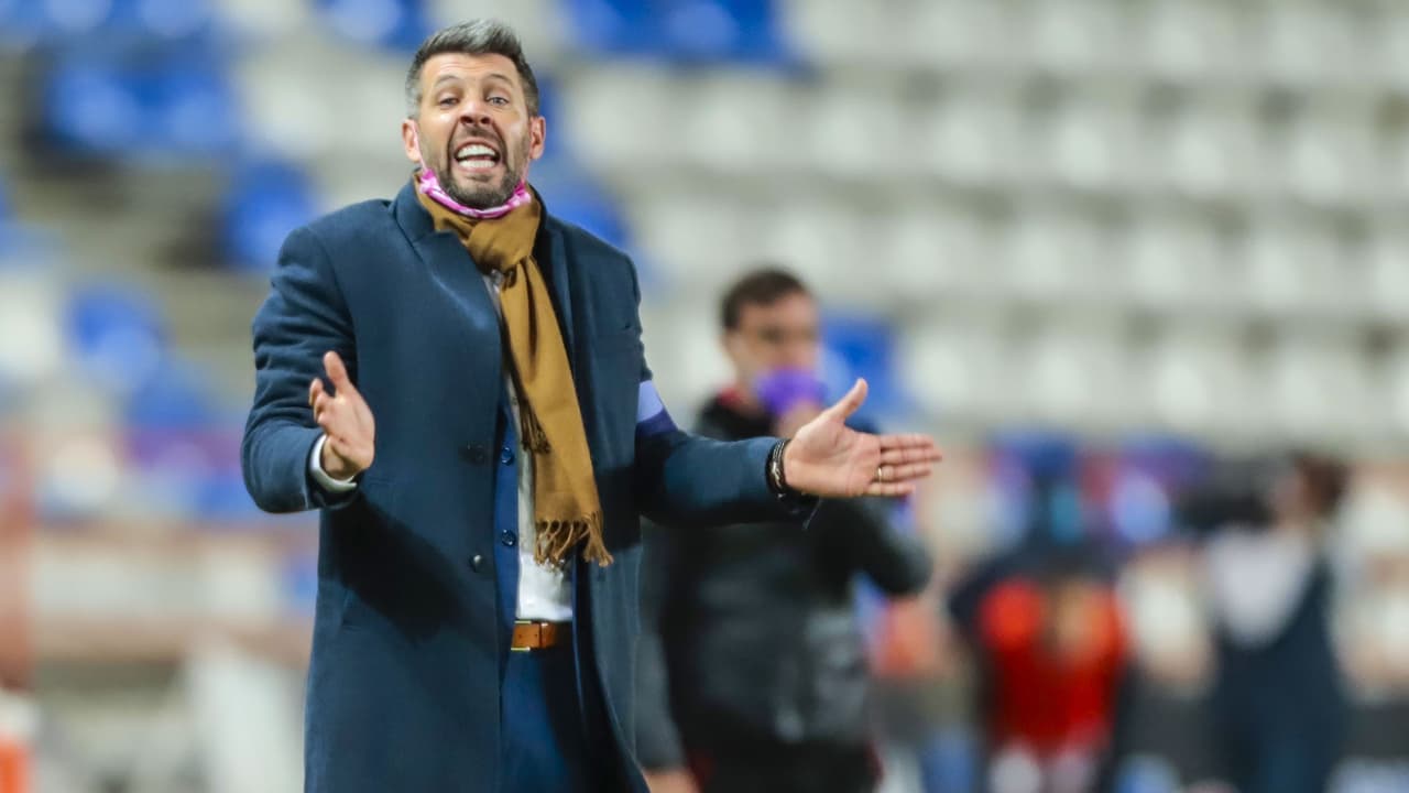 ¿Traicionó su estilo? Pezzolano admite: "Debíamos sumar de a 3"