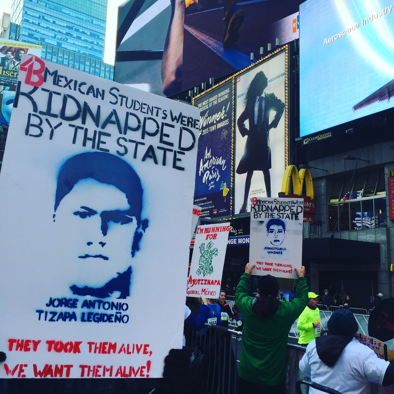 El arte como herremienta de justicia social fue visible en la protesta.