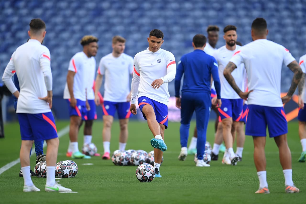 Último entrenamiento y listos… Chelsea y Manchester City reconocieron la cancha del Do Dragao y están listos para la Final de la UEFA Champions League que disputarán este sábado en Porto.