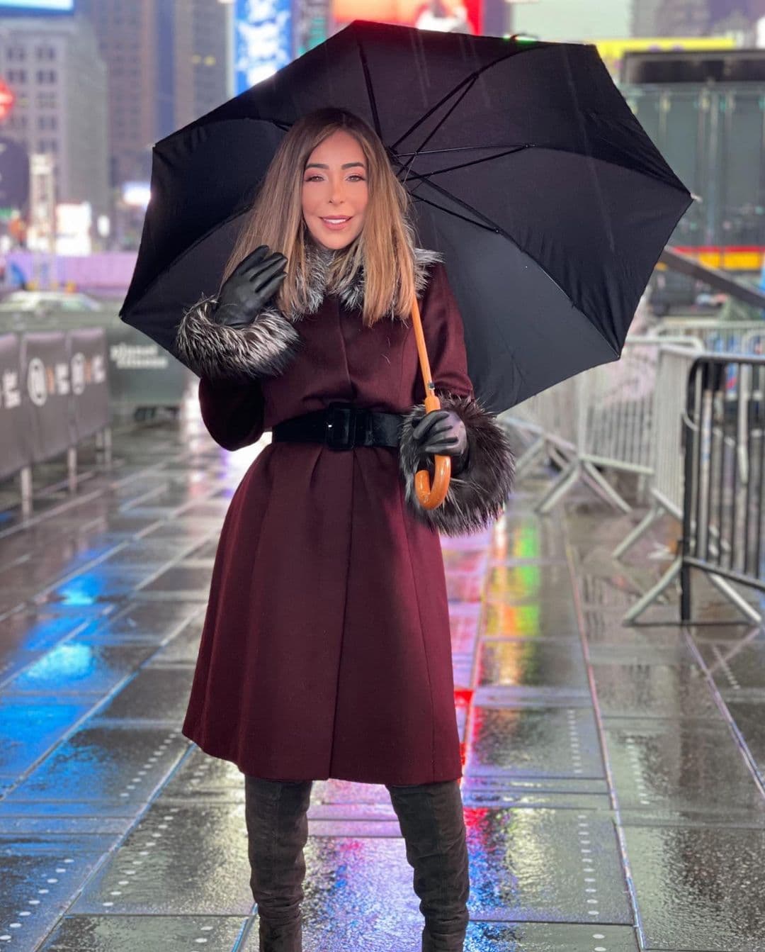 A quien también le tocó ser parte de la cobertura de la llegada del 2021 en Times Square fue a 
<b><a href="https://www.univision.com/temas/gelena-solano" target="_blank">Gelana Solano</a></b>, quien con su inigualable estilo tuvo la oportunidad de hacer enlaces y entrevistas desde 'La Gran Manzana'.