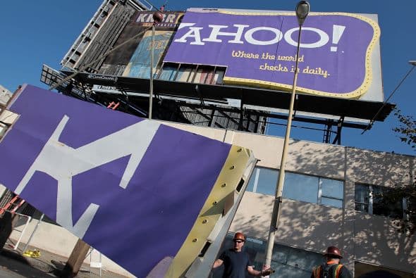 Yahoo! nombró a principios de enero de este año a Scott Thompson, directivo de PayPal, el servicio de pagos en línea de eBay, como su cuarto director general de Yahoo en menos de cinco años, informó en su momento la agencia AP.