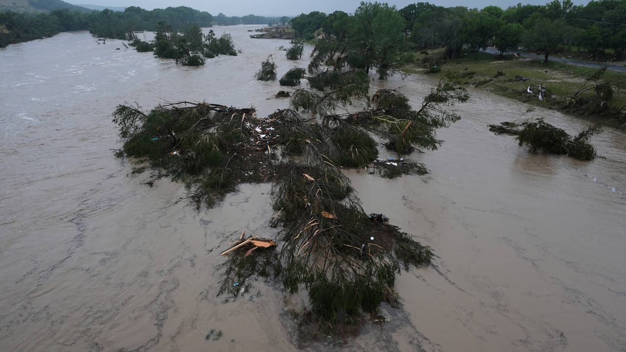 Se cumple un mes de las inundaciones en Kerrville que cobraron 137 vidas
