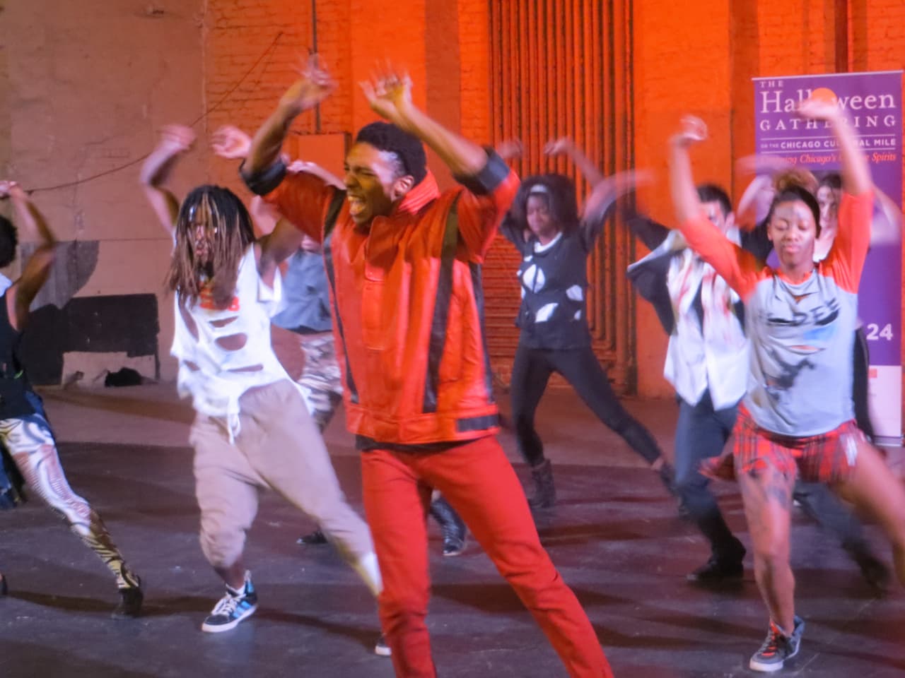 Este evento gratuito contará con actos circenses, música en vivo, pinta caritas, lecturas del tarot, performances, entre muchas otras cosas más.