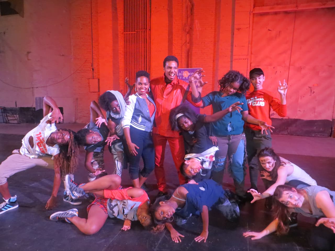 Y alista tus pasos de baile por si te dan ganas de sumarte al baile.