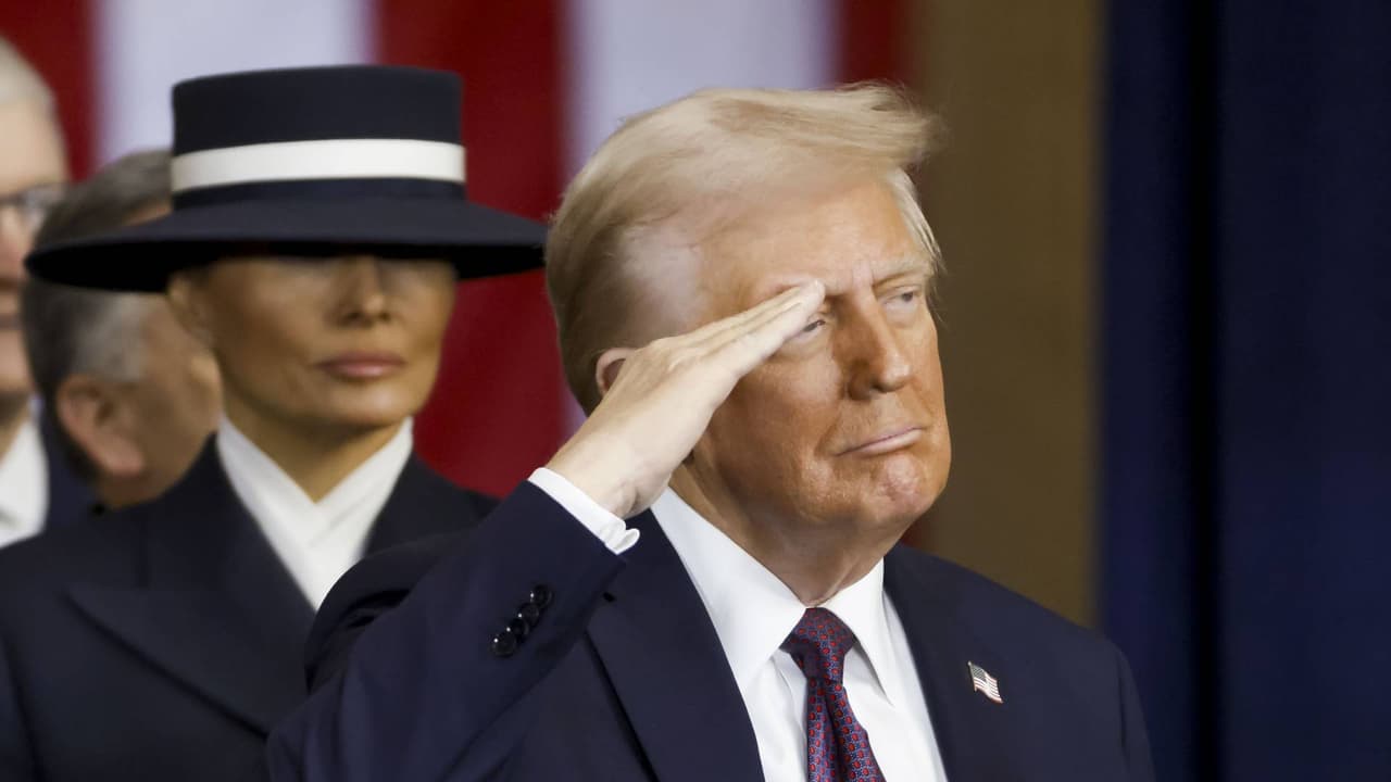 Trump promete enviar astronautas a Marte para alzar la bandera de EEUU