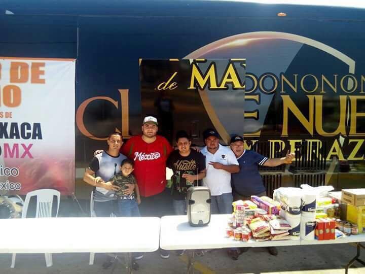 Los chavos de la Bandononona Clave Nueva también hicieron a un lado sus compromisos y montaron un centro de acopio para llevar víveres a Chiapas y a Oaxaca.