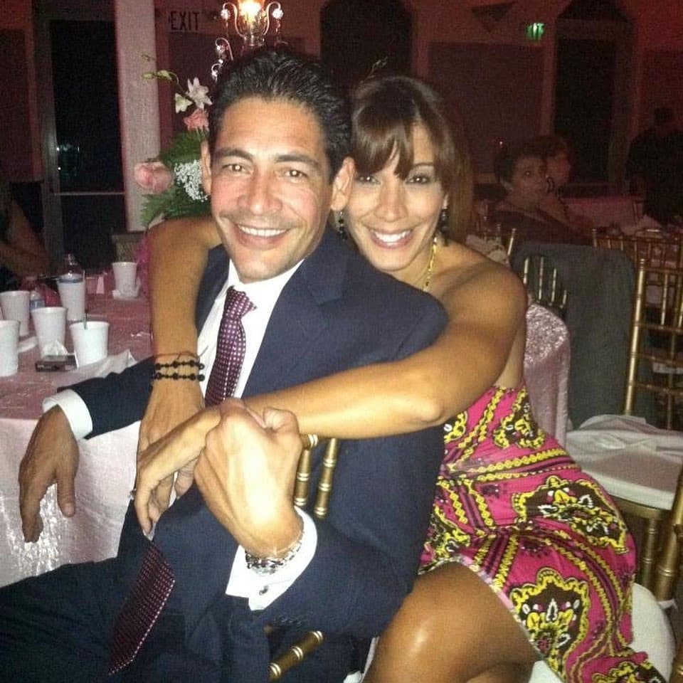 En 27 años de matrimonio con Sandra Melendez, la familia de nuestro querido Johnny sigue creciendo.