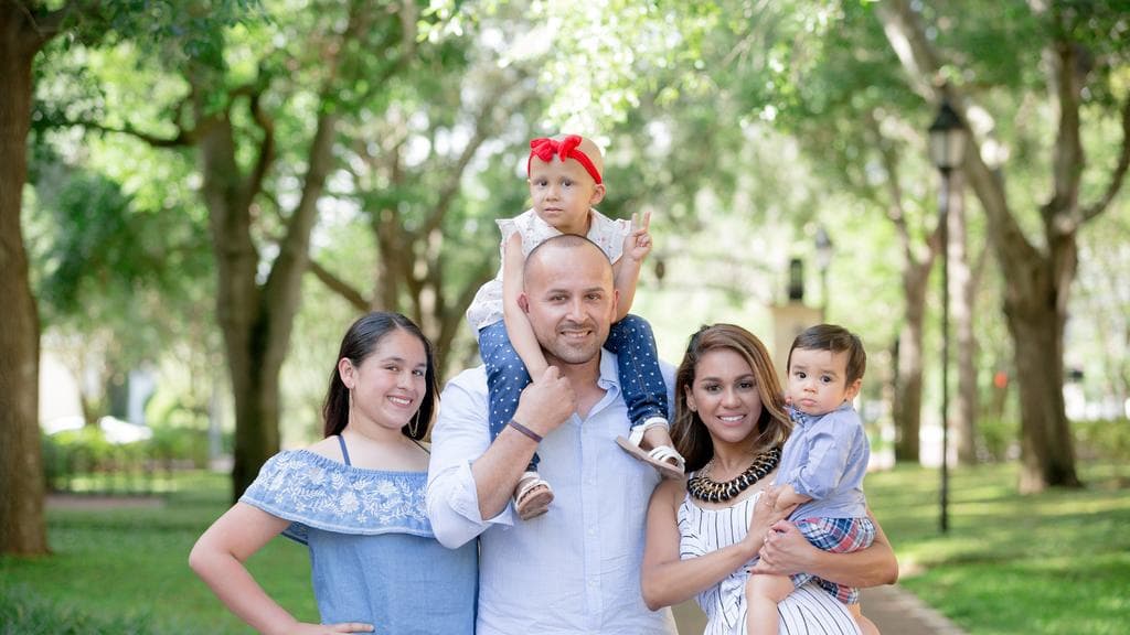 Bryan Russi con su familia