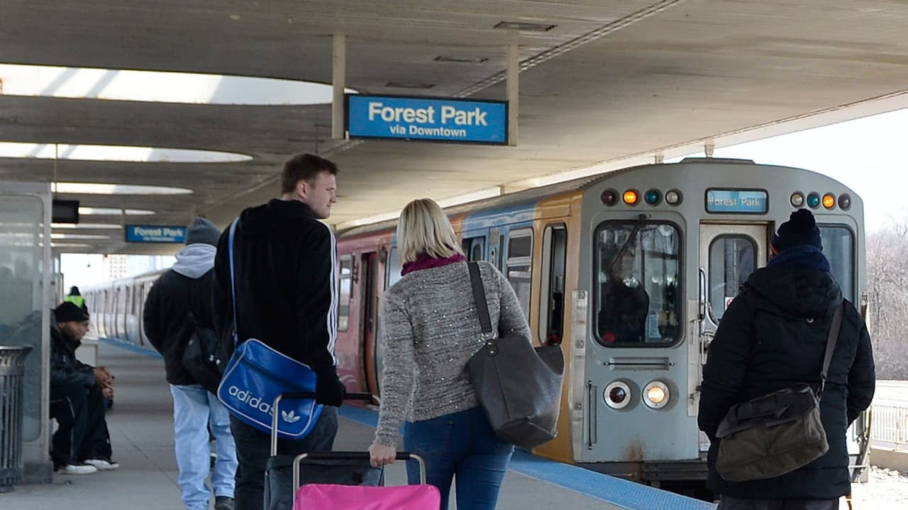 Reanudan servicio de línea azul, con atrasos importantes