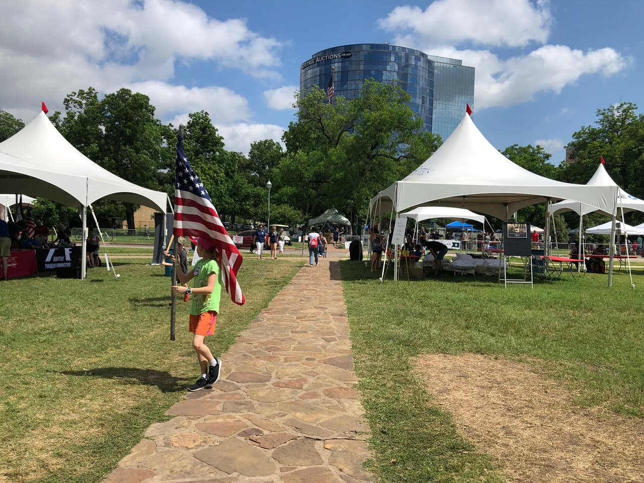 El evento se llevó a cabo en Reverchon Park en Dallas.
<br>