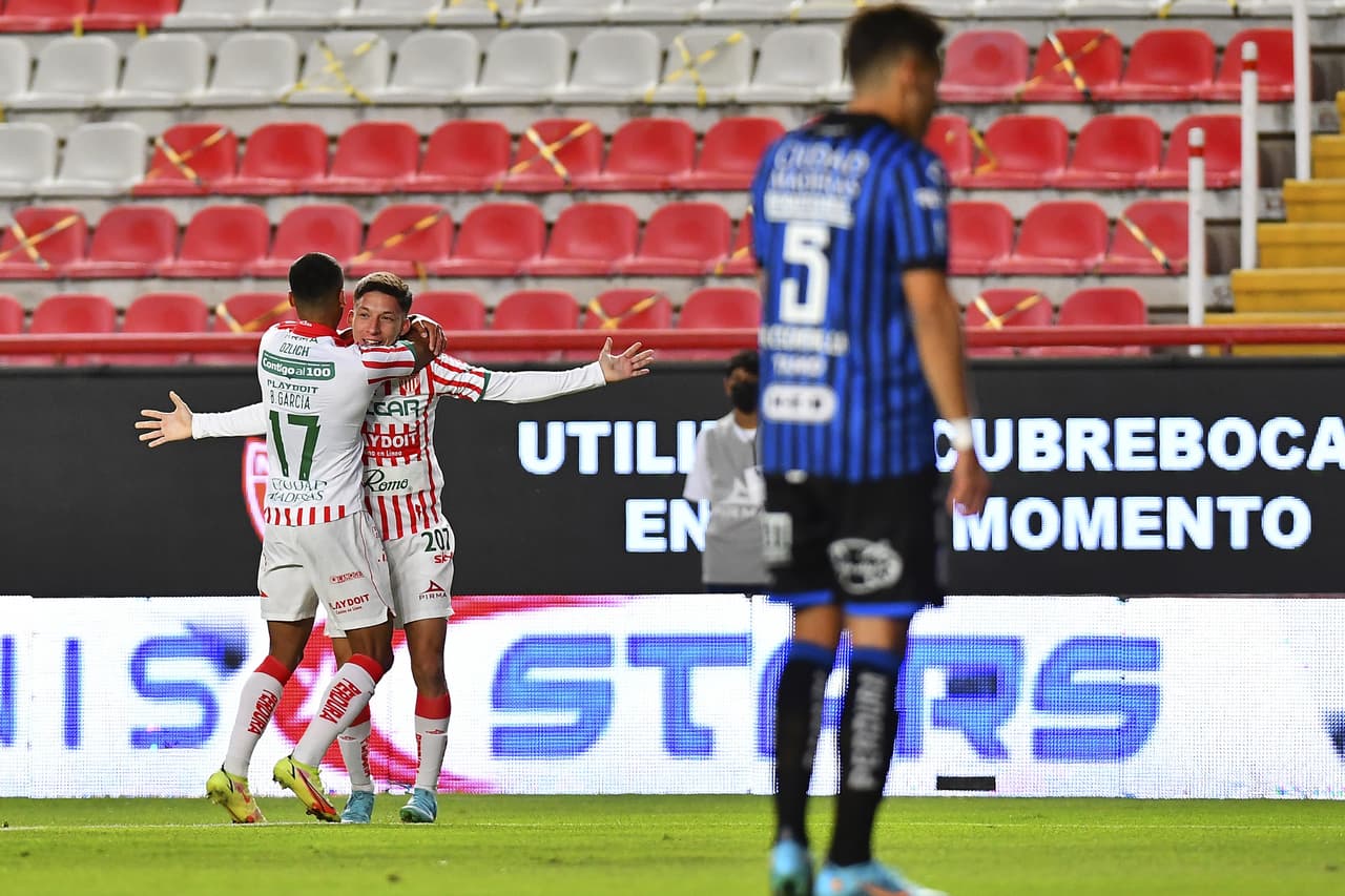Con un solitario gol de Heriberto Jurado, Necaxa volvió a la senda de la victoria al vencer a Gallos Blancos en un partido con muchos tintes de llamados por la paz tras los acontecimientos violentos en Querétaro.