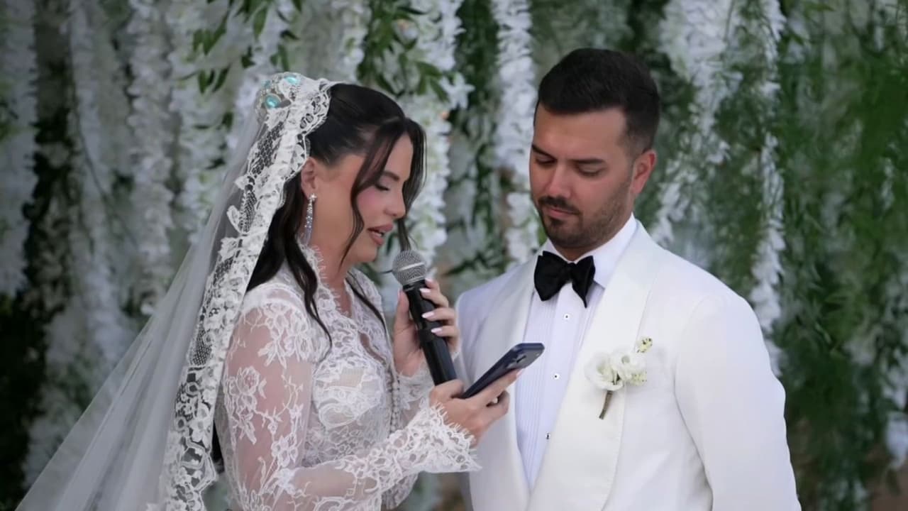 Un cuento de amor en España: Camila Guiribitey y Juan Carlos Izquierdo renuevan sus votos en el Castillo de Colomares