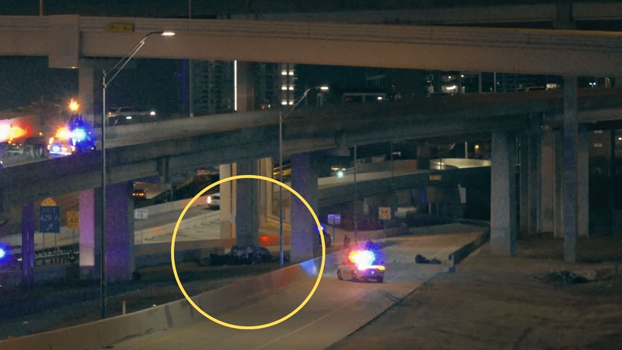 En una madrugada marcada por la tragedia, una persecución policial en Irving culminó en
<b>un fatal accidente en la rampa de la I-35 en Dallas, cobrándose la vida de cuatro personas</b>, según informaron las autoridades.