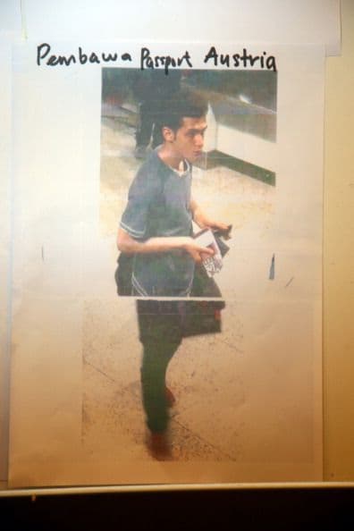 En tanto, el jefe de la policía de Malasia dijo que el hombre más joven sería un inmigrante ilegal.