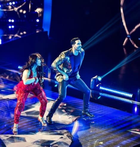Yisus derrochó sensualidad en la pista de Mira Quién Baila Univision All Stars.