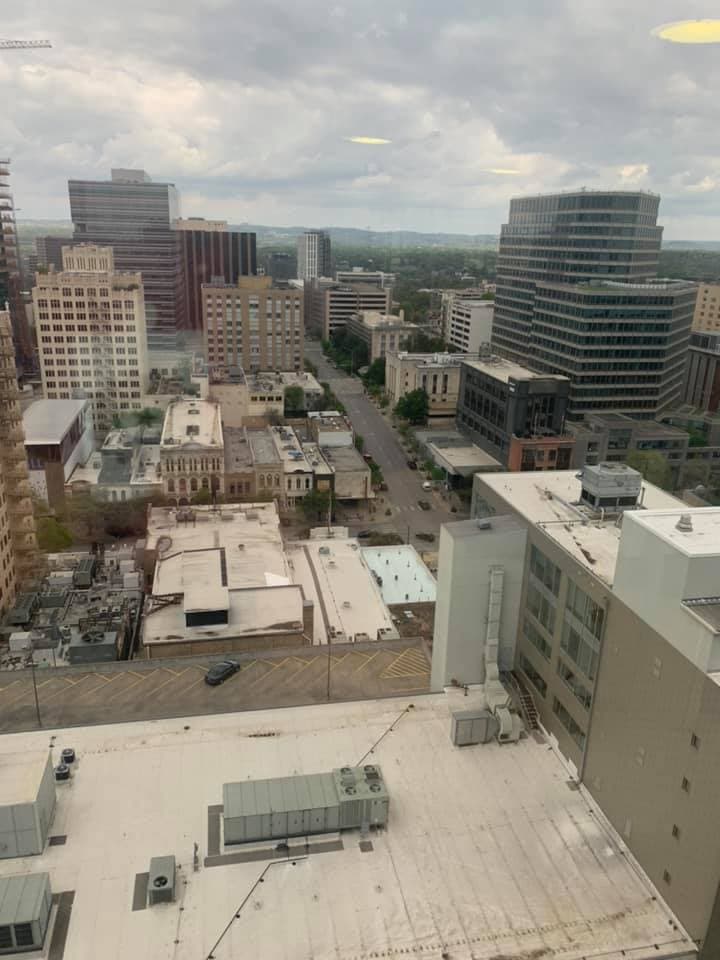 El 
<a href="https://www.univision.com/local/austin-kakw/lista-de-recursos-para-personas-afectadas-economicamente-por-situacion-del-coronavirus-en-austin-fotos">condado Austin-Travis anunció</a> que tiene unos recursos disponibles para ayudar a las personas que se verían afectadas económicamente por estas medidas. Mira la lista de recursos aquí.