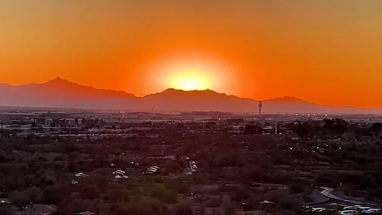 Autoridades alertan por calor extremo en Phoenix: Reportan dos emergencias médicas y piden tomar precauciones