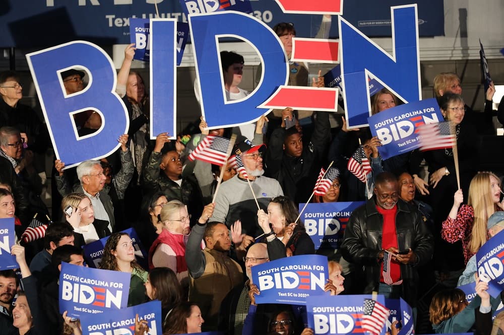 Biden gana la primaria de Carolina del Sur dando aire a su campaña de cara al Supermartes